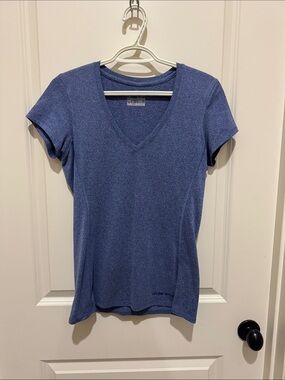 Women's Under Armour Heathered Blue V-Neck Fitted Performance Tee, Medium